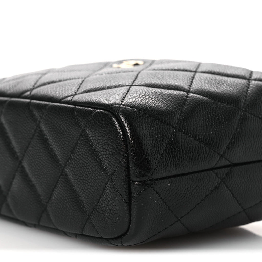 Caviar Quilted Hobo Clutch With Chain Black