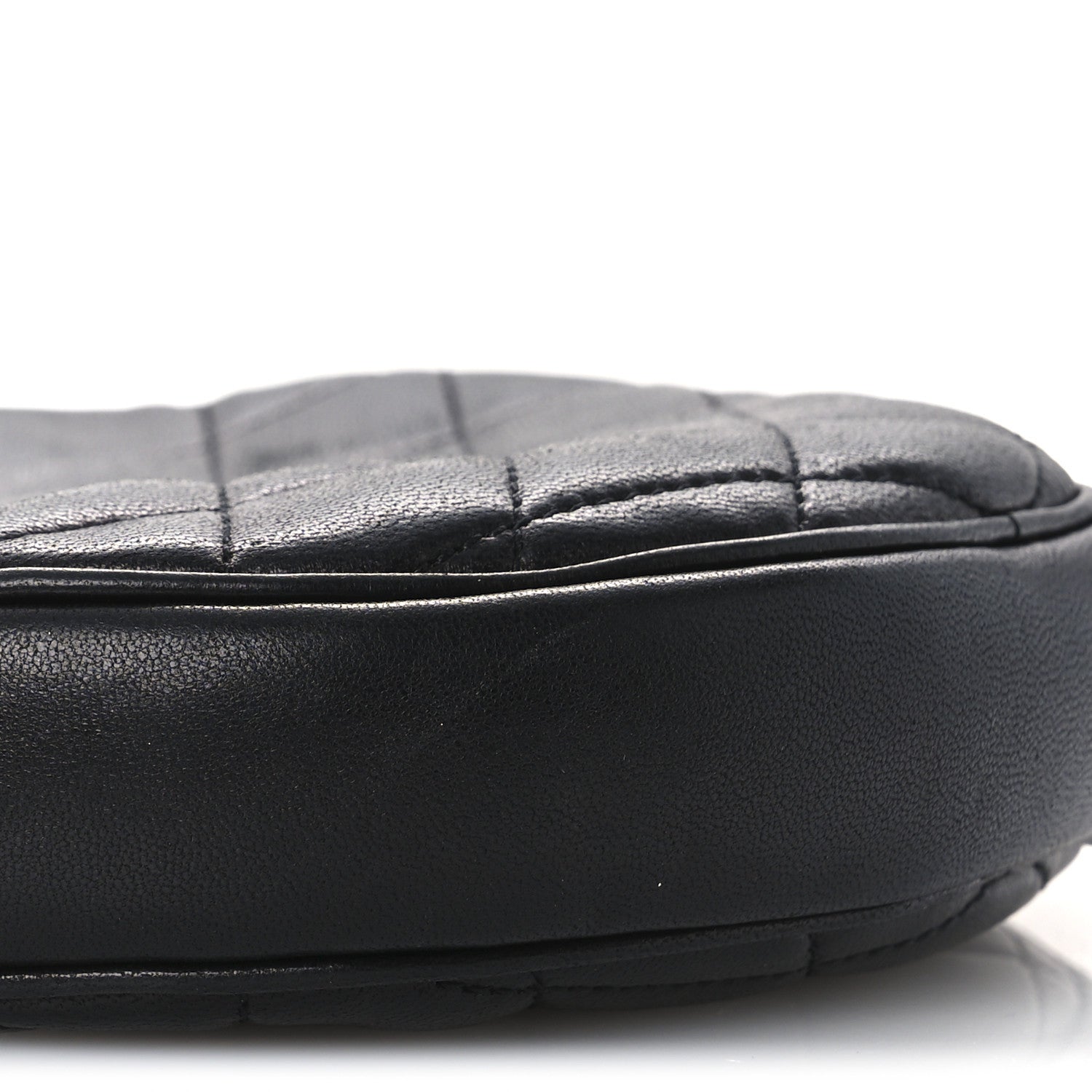 Lambskin Quilted Round Le Maillon Round Tassel Chain Crossbody Bag Black