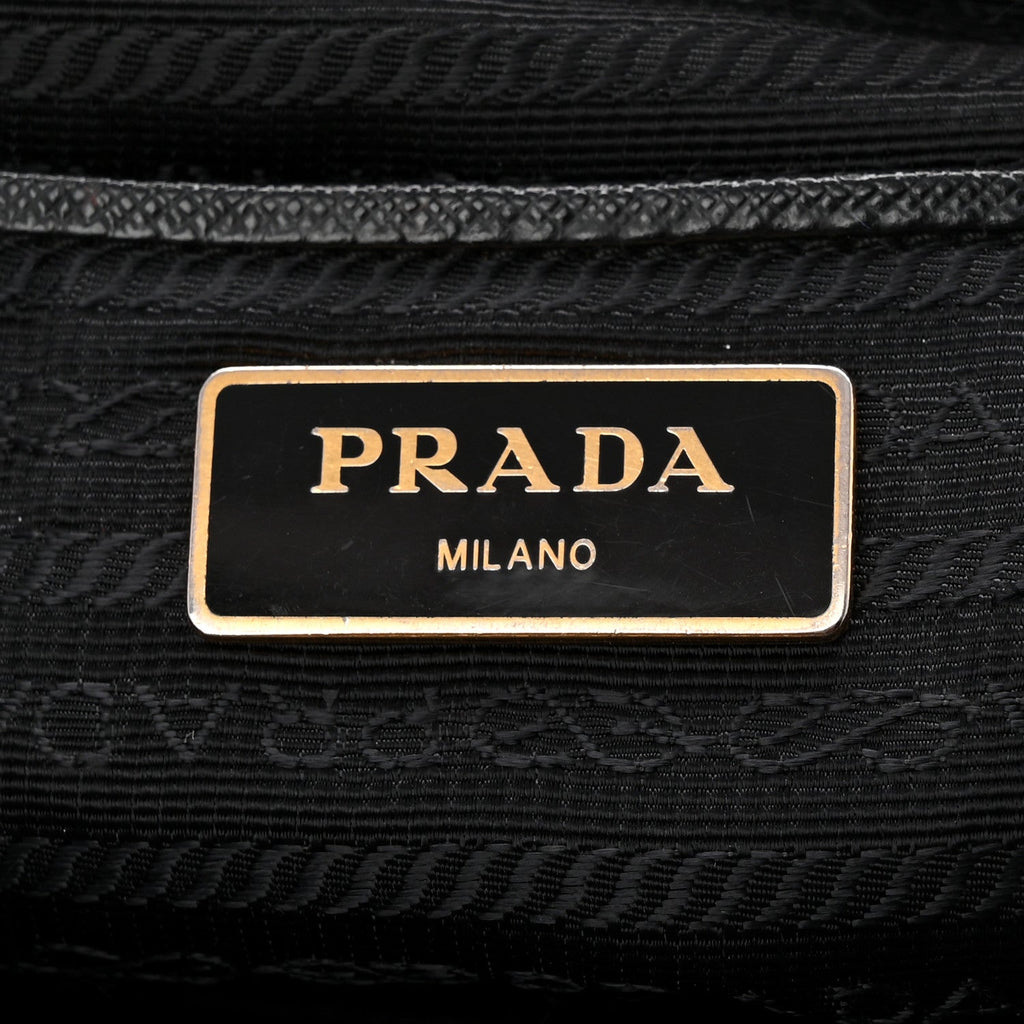 Saffiano Medium Galleria Double Zip Tote Black