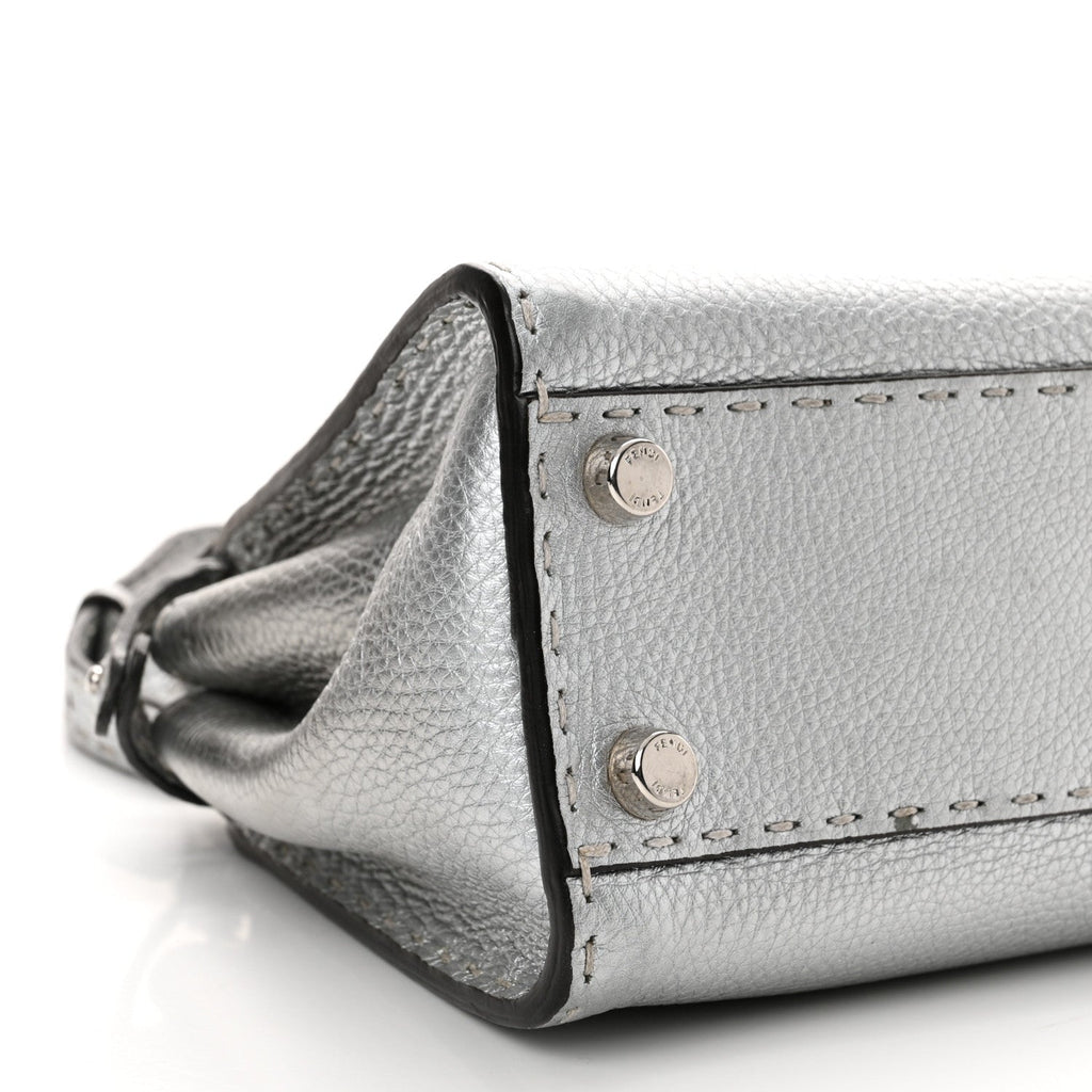 Cuoio Romano Lux Selleria Mini Peekaboo Iconic Satchel Argento