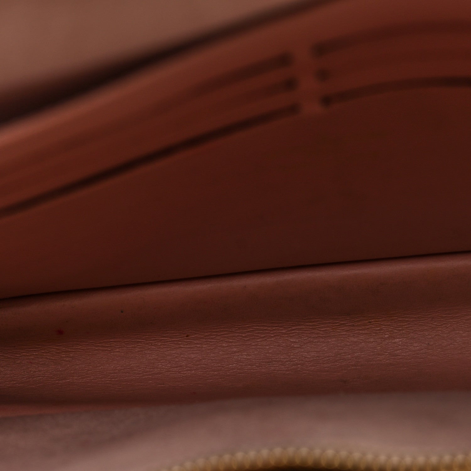 Damier Ebene Croisette Chain Wallet Magnolia
