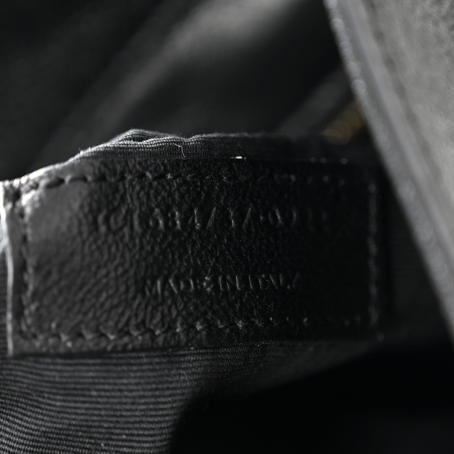 Lambskin Seau Fermoir Bucket Bag Black