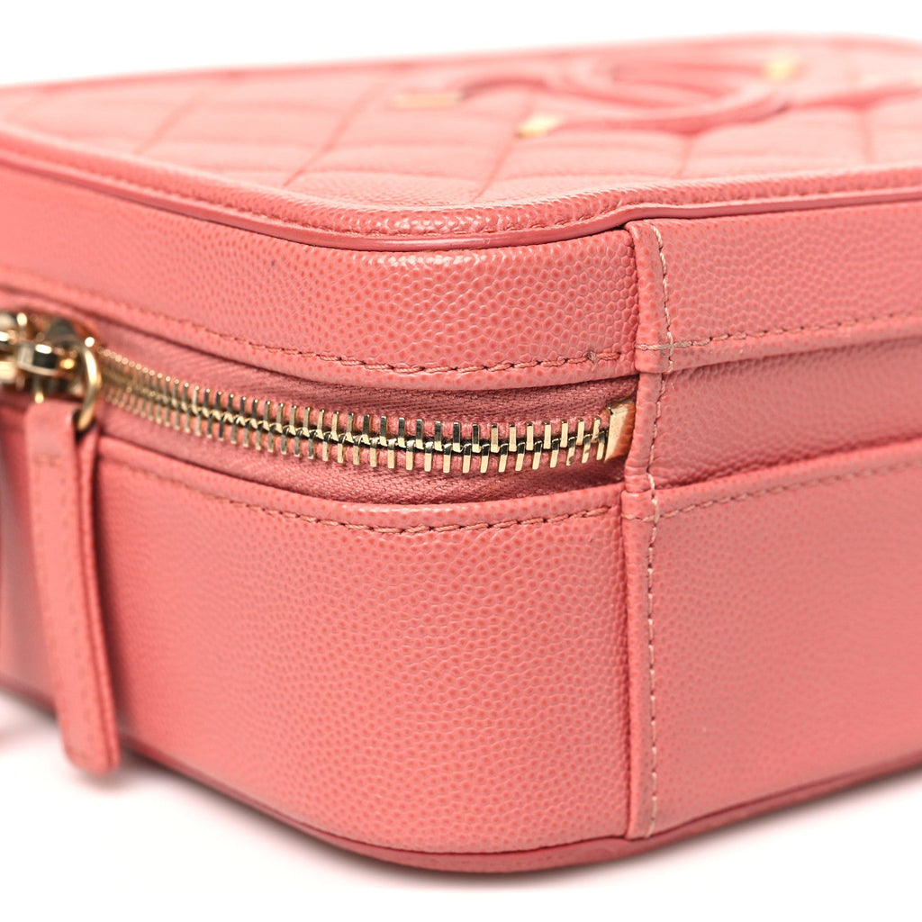 Caviar Quilted Medium CC Filigree Vanity Case Pink