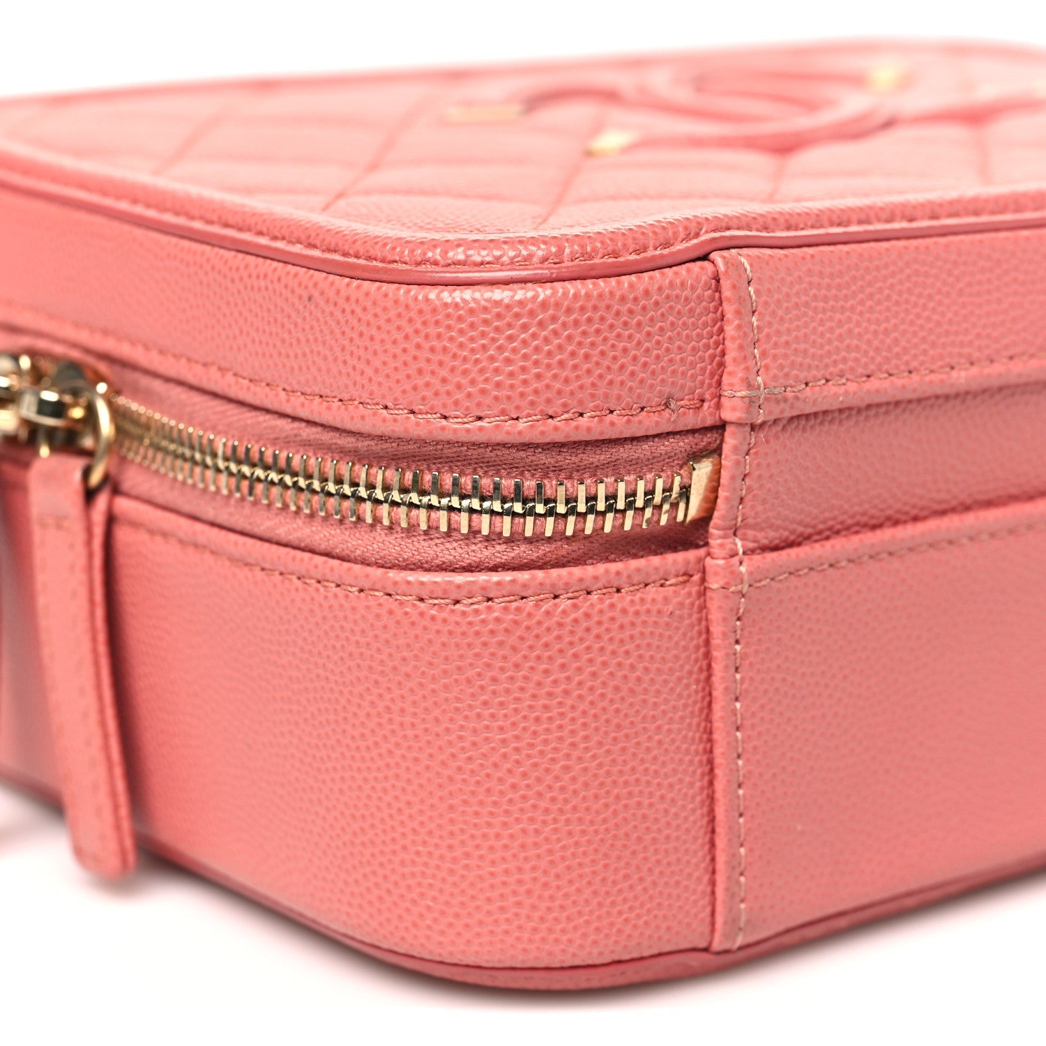 Caviar Quilted Medium CC Filigree Vanity Case Pink