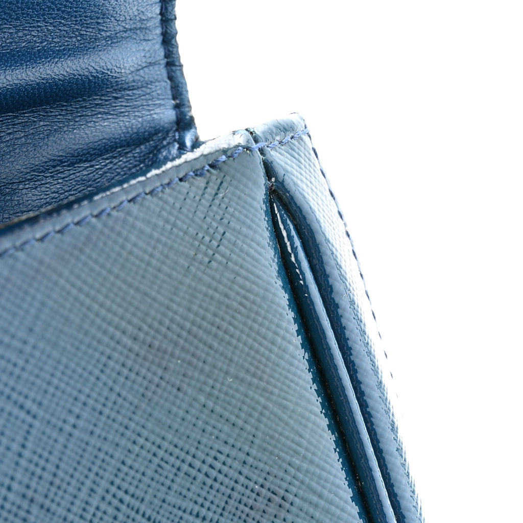 Saffiano Vernice Lock Flap Chain Bag Azzurro