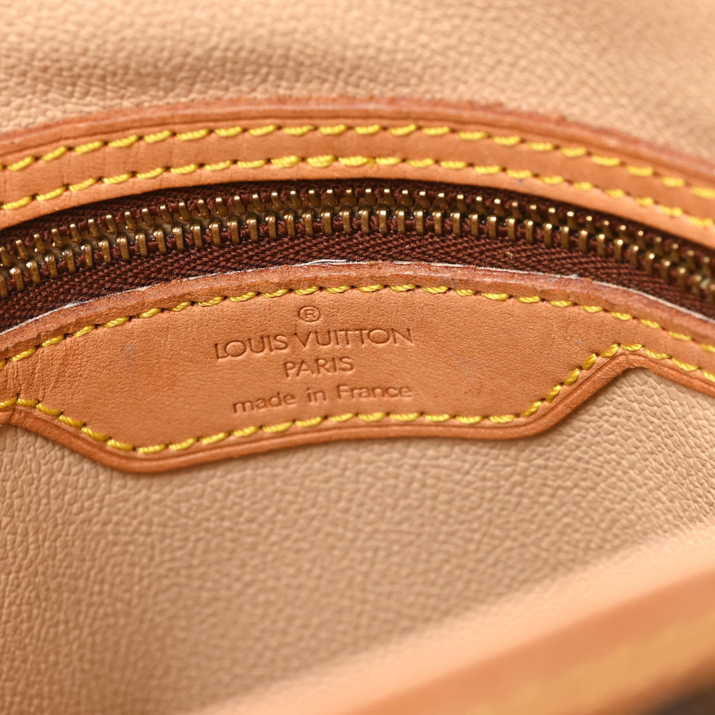 Monogram Petit Bucket 23