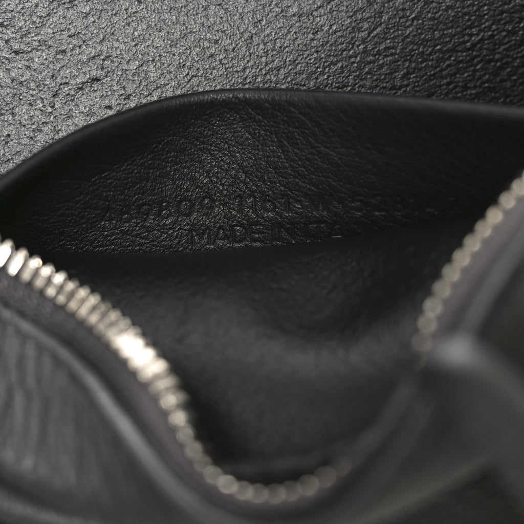 Calfskin Logo XS Everyday Camera Bag Gris Fossile