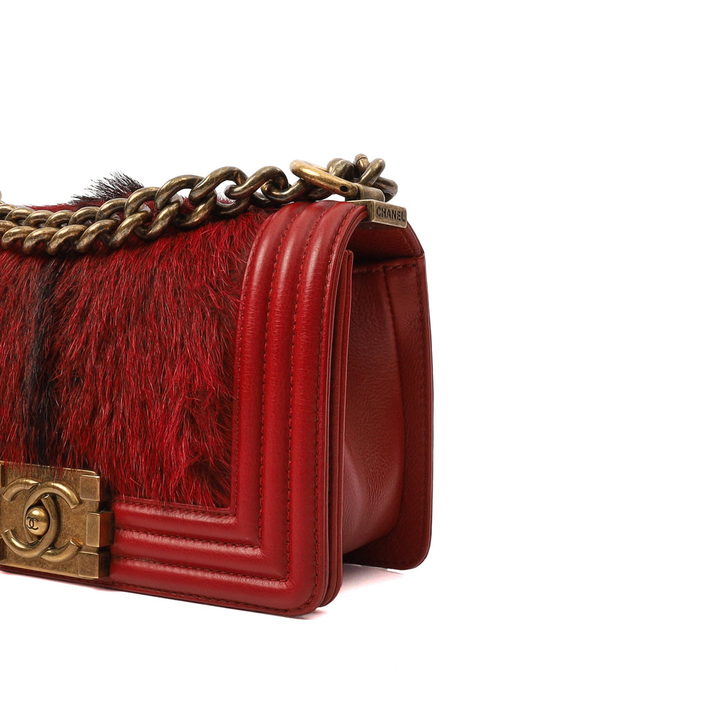 Chanel Shoulder Bag Boy - Small in Red, Calfskin Leather