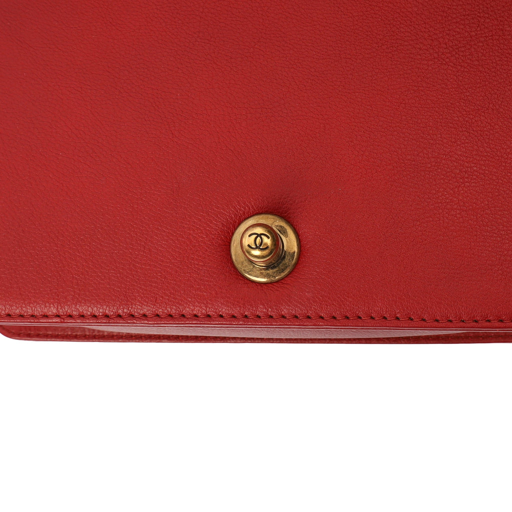 Chanel Shoulder Bag Boy - Small in Red, Calfskin Leather