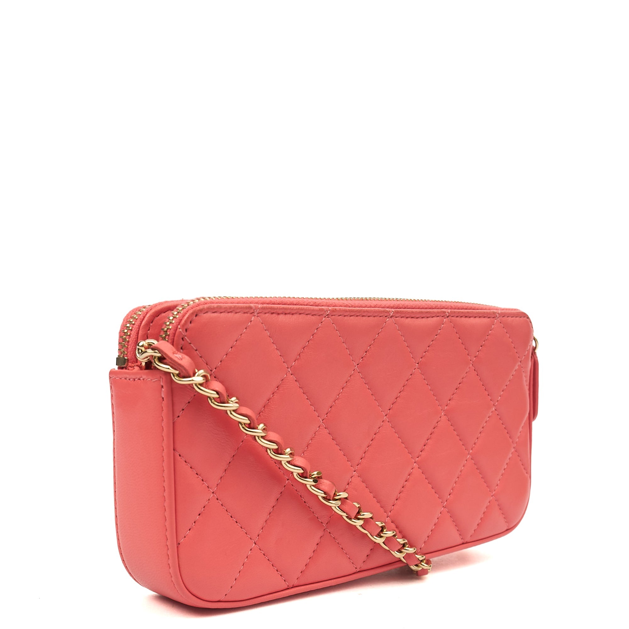 Chanel Cross Body Camellia - Wallet On Chain in Pink, Calfskin Leather