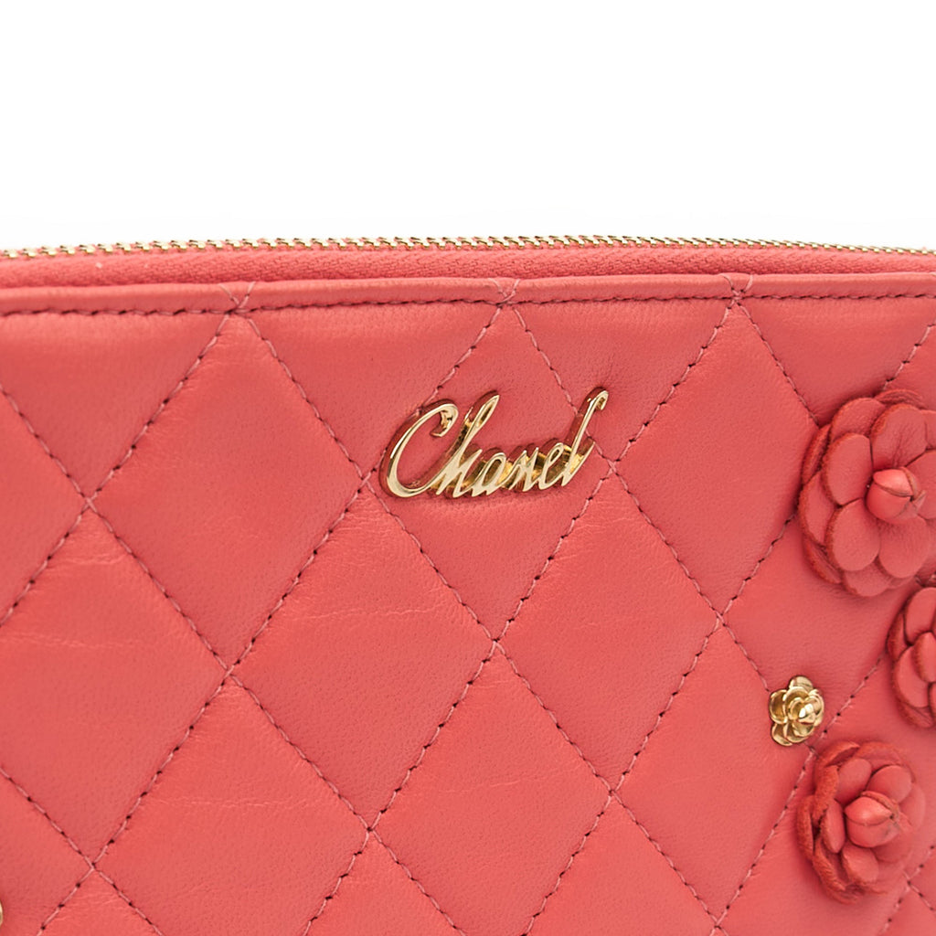 Chanel Cross Body Camellia - Wallet On Chain in Pink, Calfskin Leather