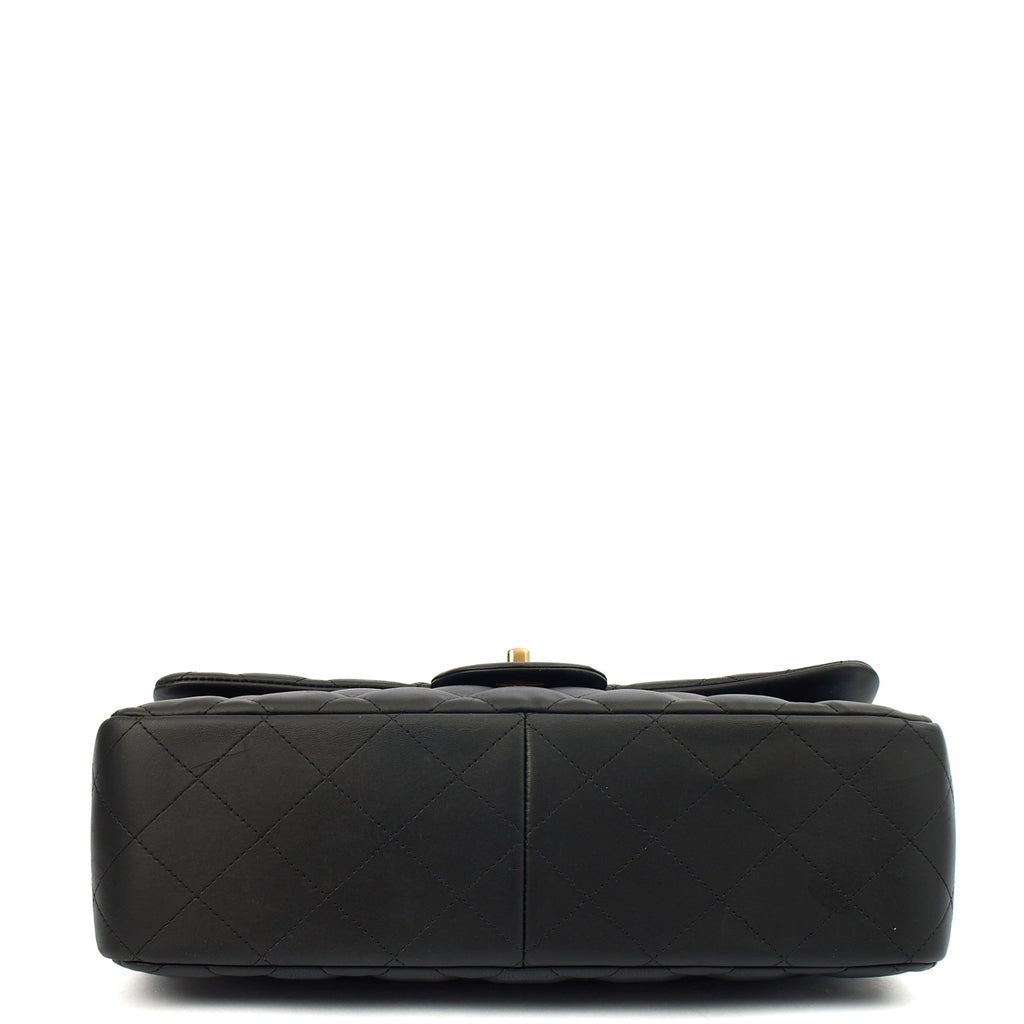Chanel Shoulder Bag Classic Double Flap - Large in Black, Lambskin Leather