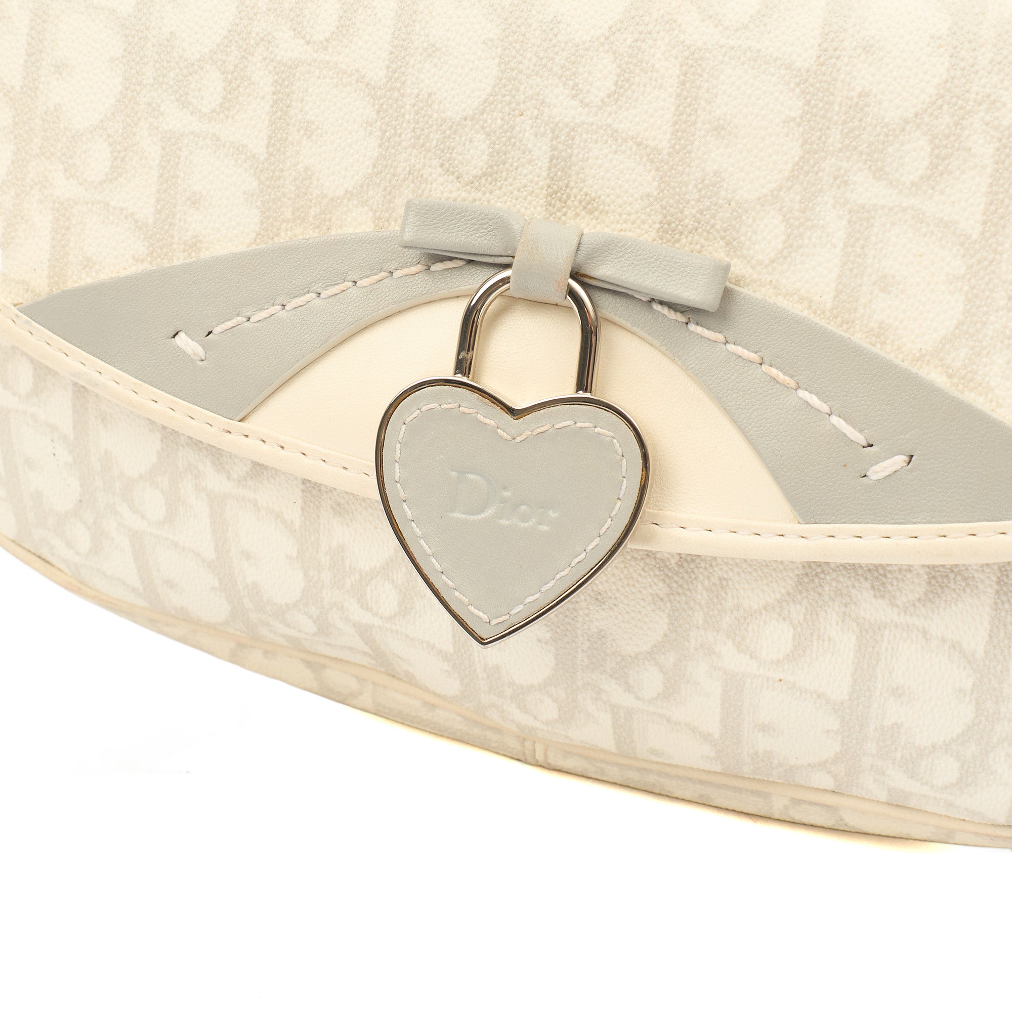 Christian Dior Shoulder Bag Romantique  in White, Leather