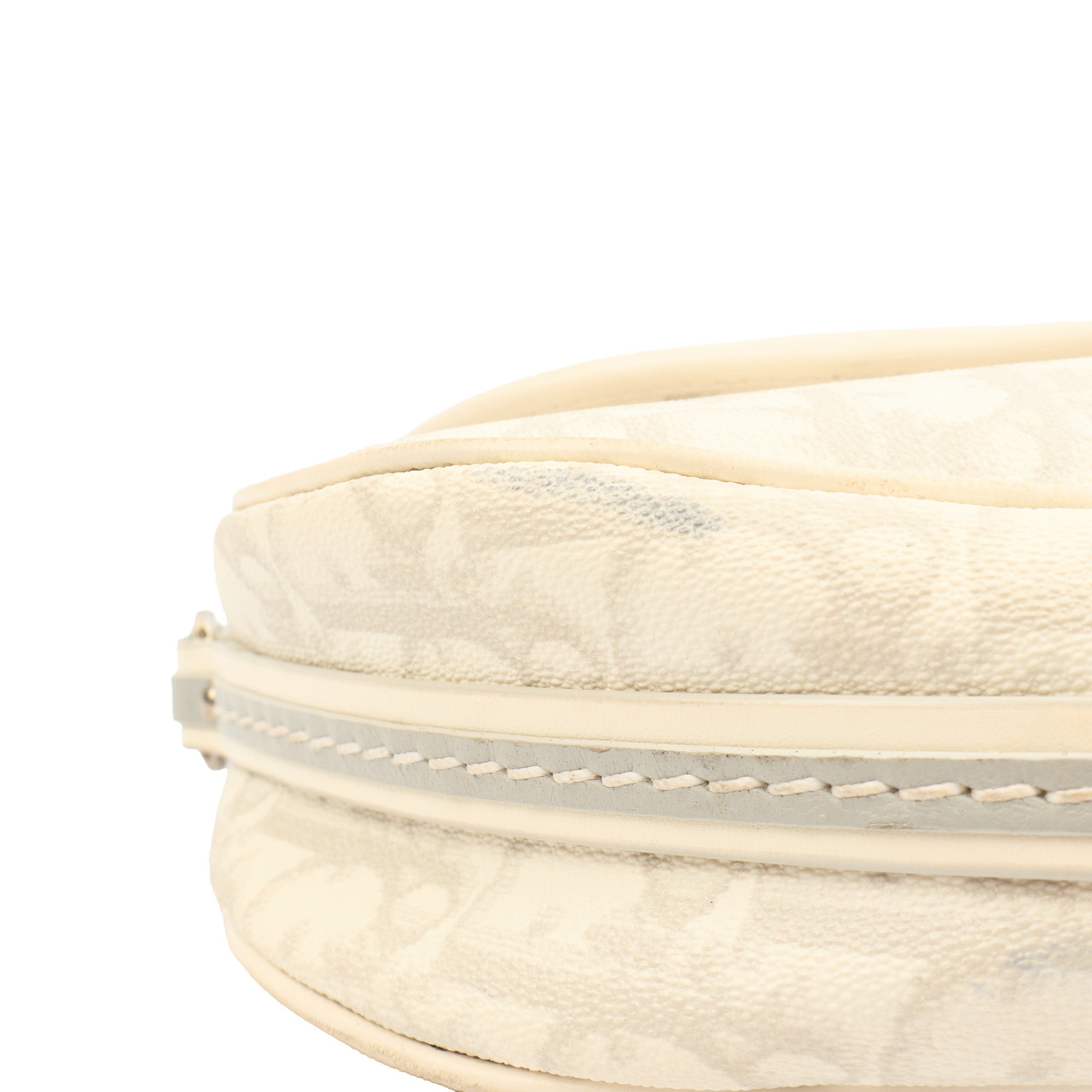 Christian Dior Shoulder Bag Romantique  in White, Leather