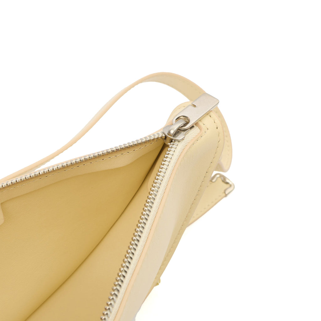 Burberry Shoulder Bag Shield Messenger in Neutral, Leather