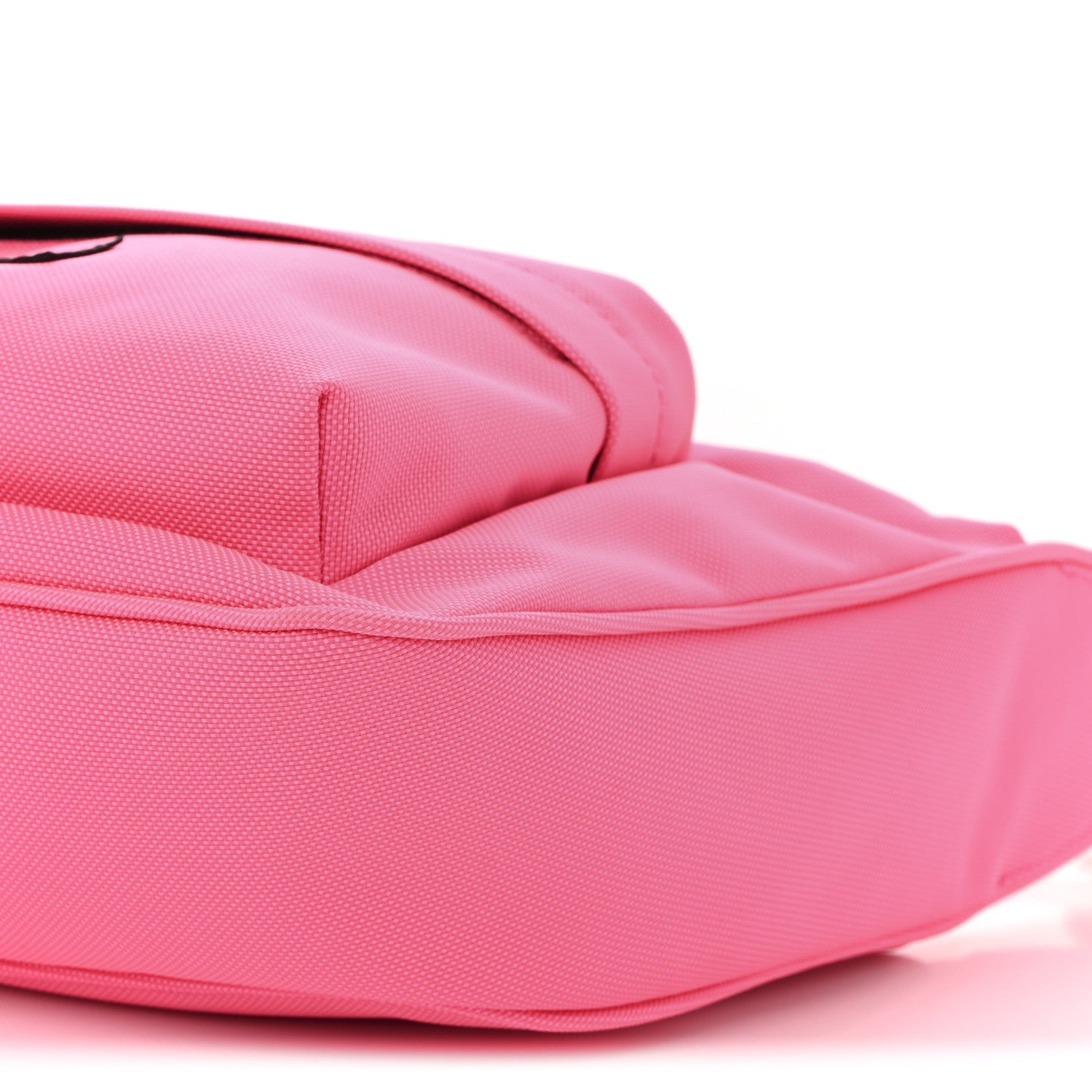 Recycled Sport Nylon Chain Logo Medium Raver Bag Fluo Pink Black