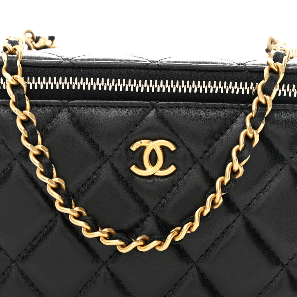 Lambskin Quilted Pearl Crush Small Vanity Case With Chain Black