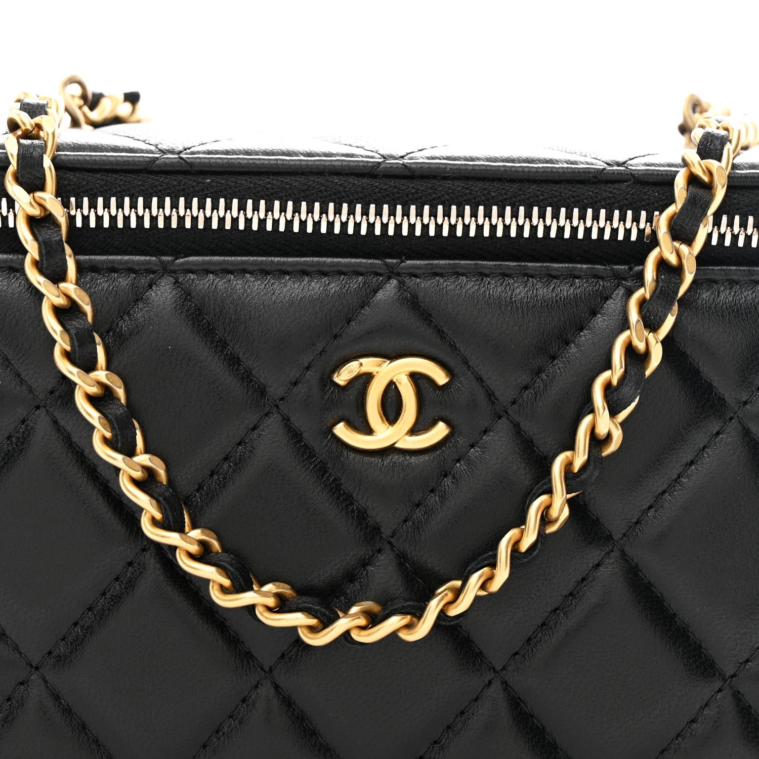 Lambskin Quilted Pearl Crush Small Vanity Case With Chain Black