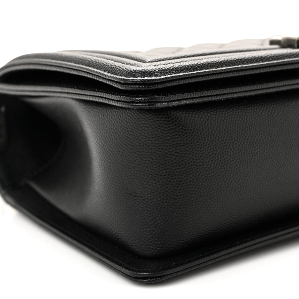 Caviar Quilted Medium Boy Flap Black