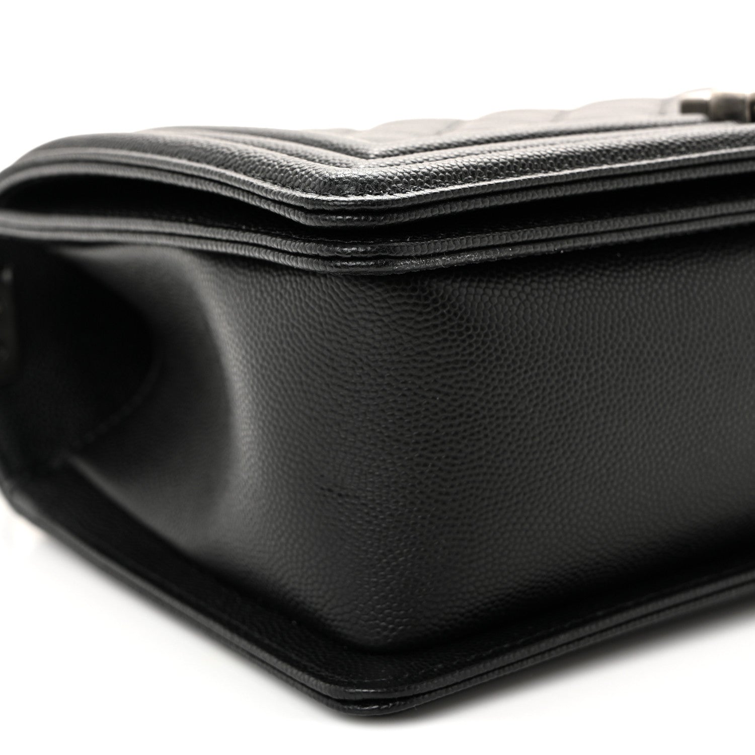 Caviar Quilted Medium Boy Flap Black
