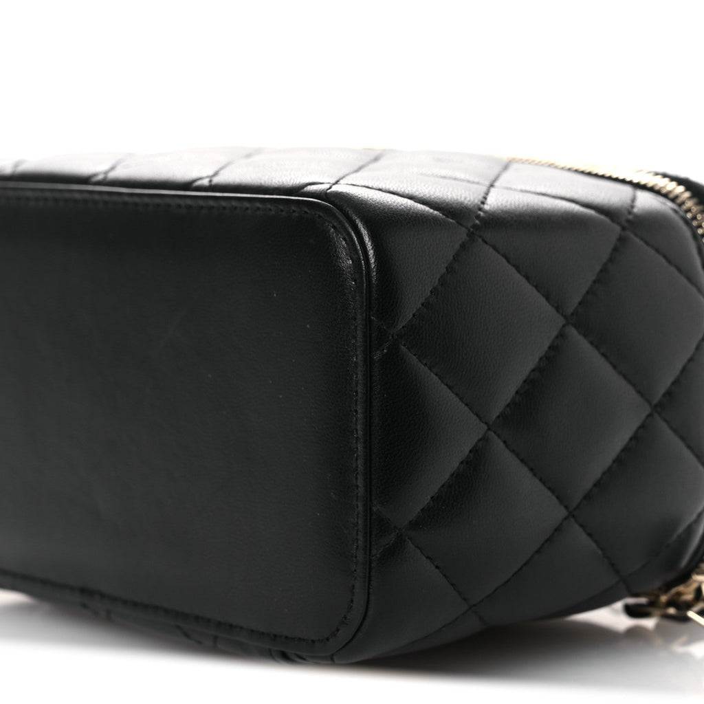 Lambskin Quilted Small Top Handle Vanity Case With Chain Black