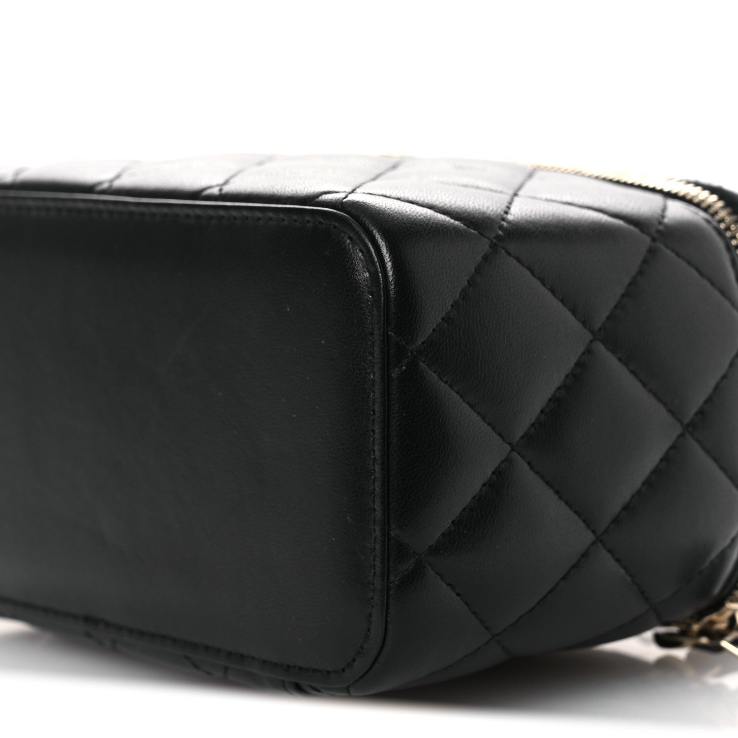 Lambskin Quilted Small Top Handle Vanity Case With Chain Black