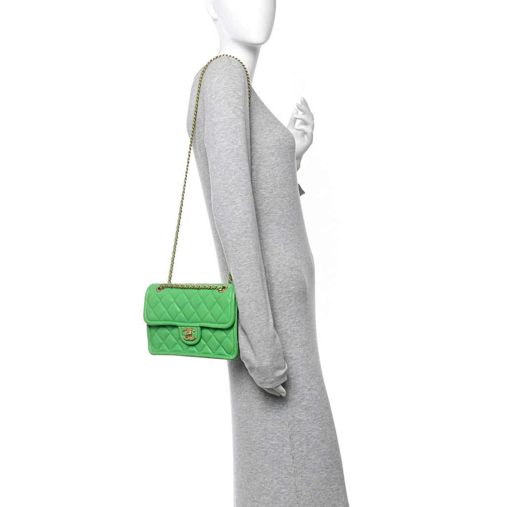 Caviar Quilted Medium Sweet Classic Flap Green