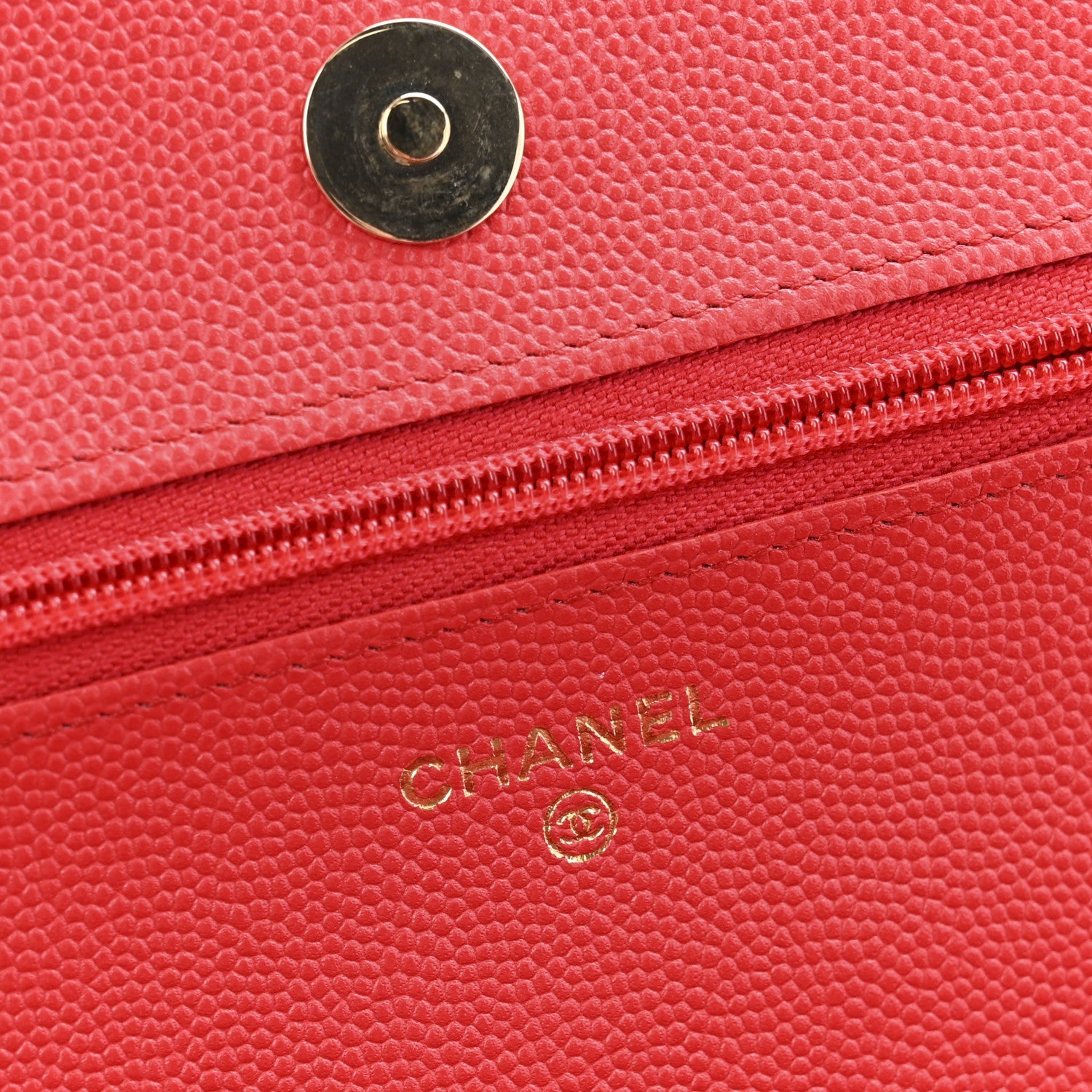 Caviar Quilted Wallet on Chain WOC Red