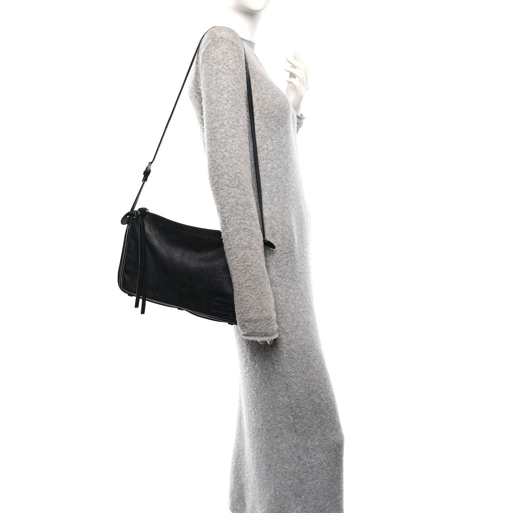 Vitello Medium Simply Fendi Shoulder Bag Black