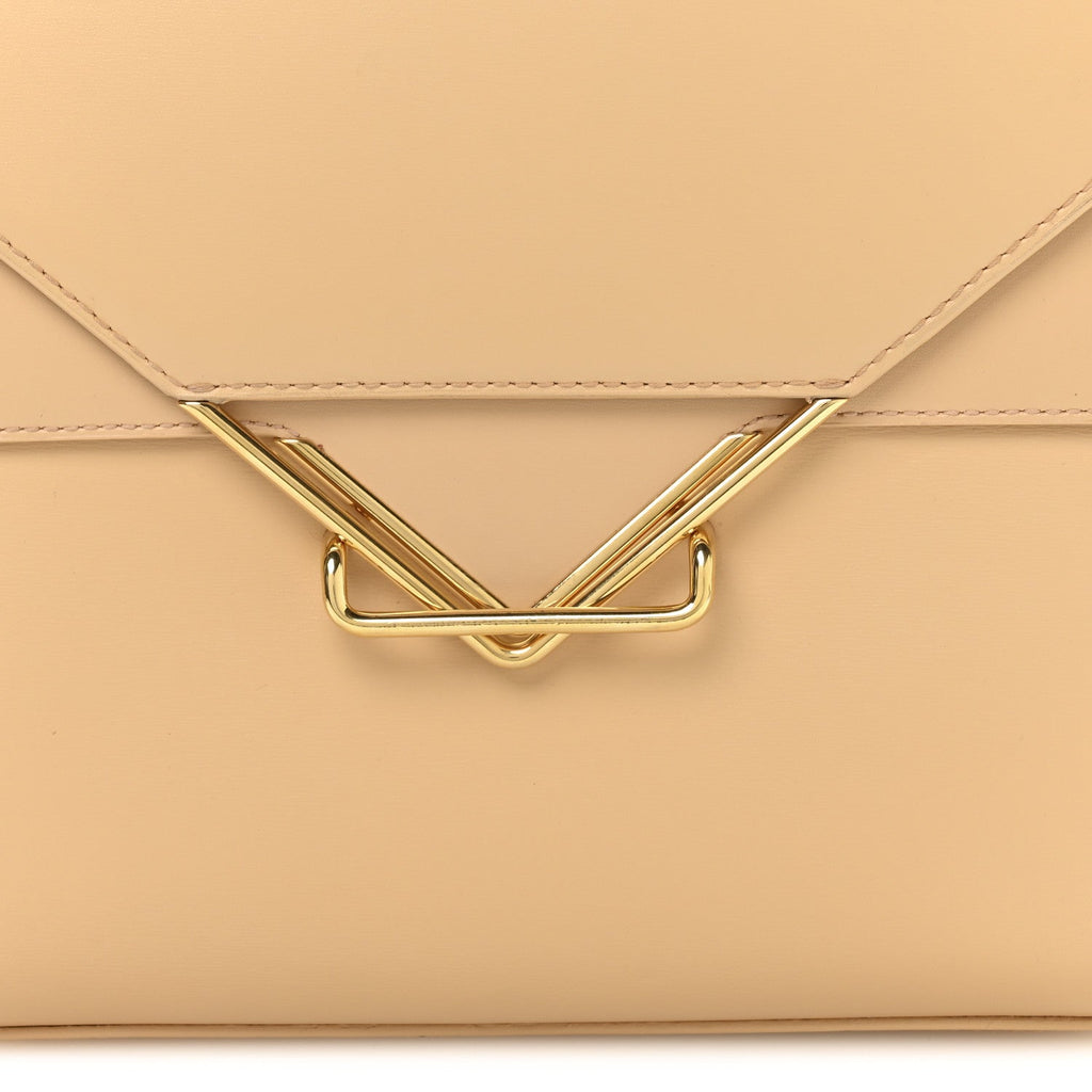 Box Calfskin Nappa Clip Bag Almond Gold