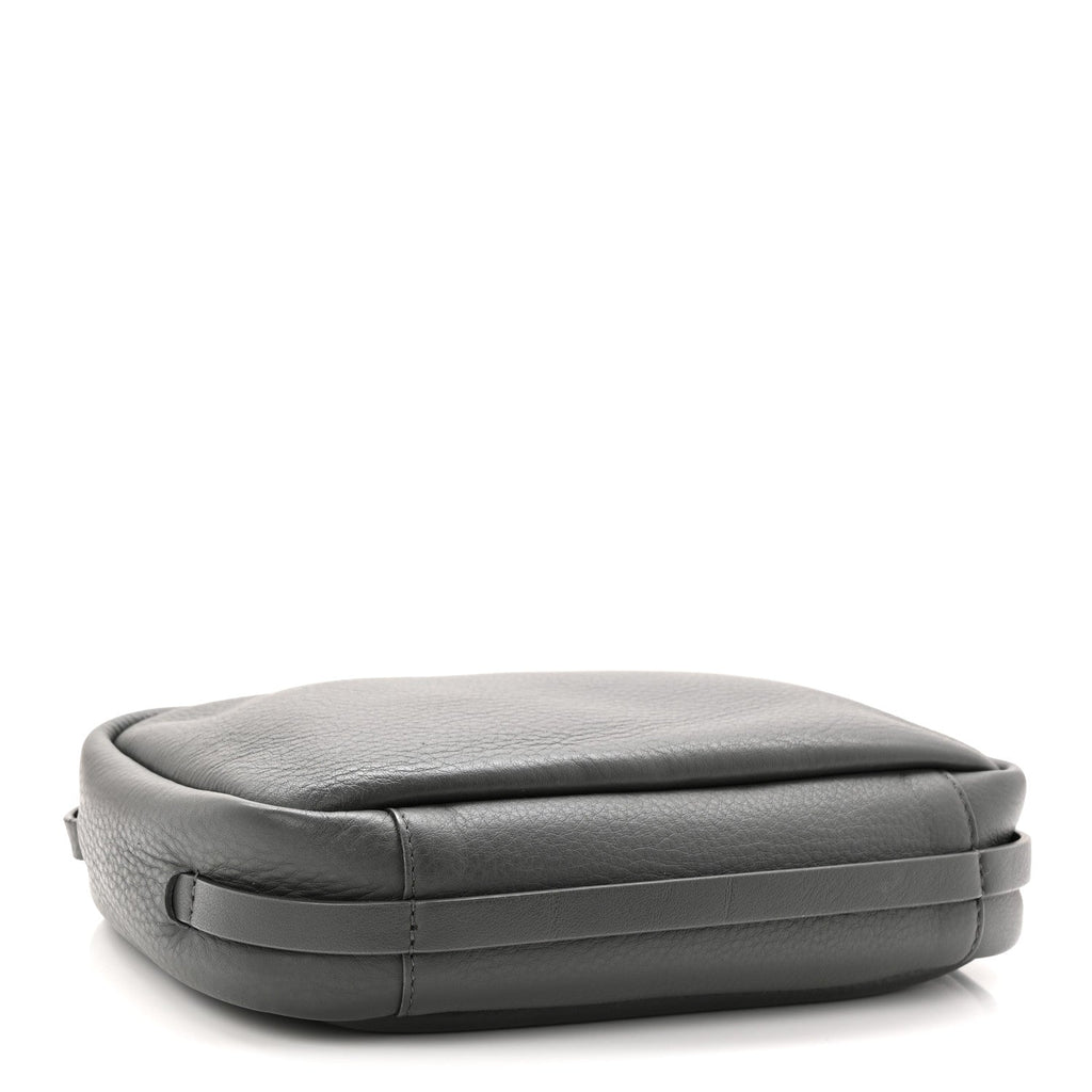 Calfskin Logo S Everyday Camera Bag Gris Fossile