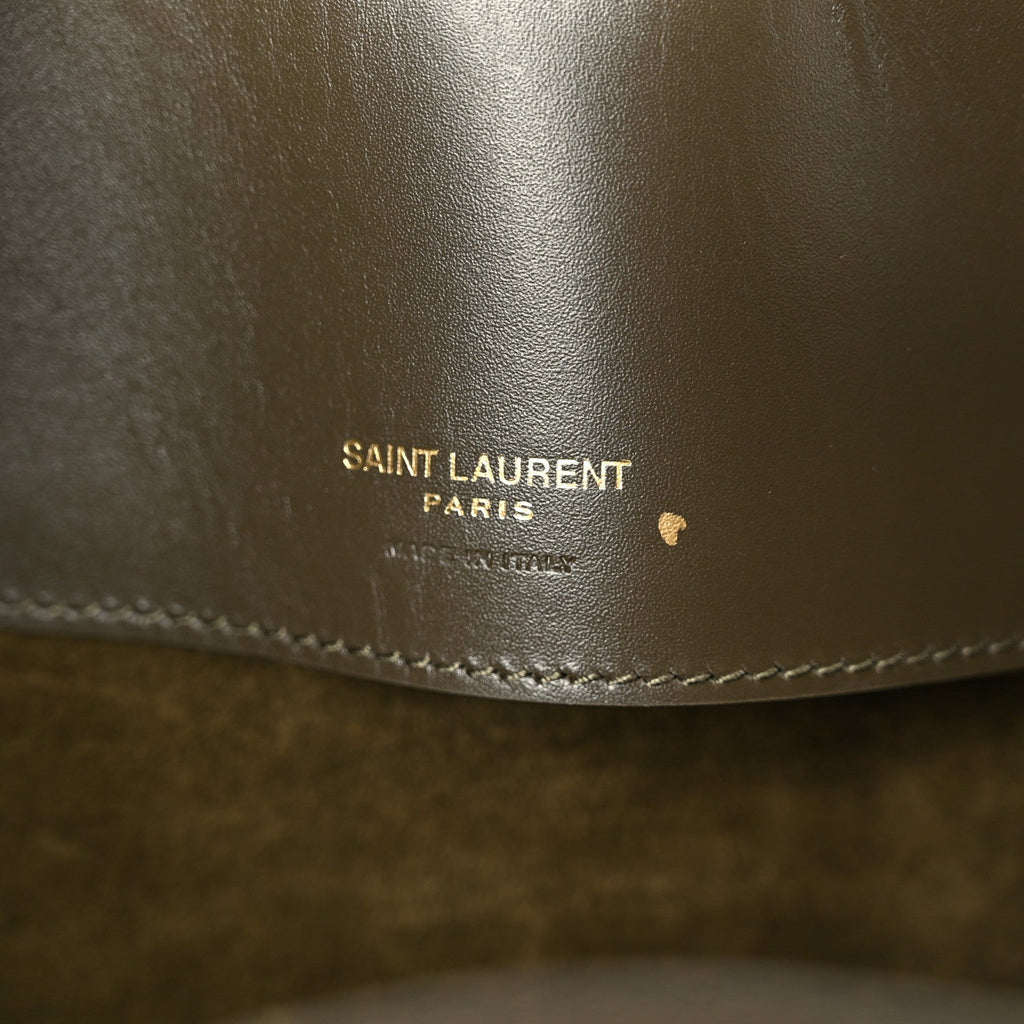 Shiny Calfskin Le 37 Bucket Bag Deep Musk