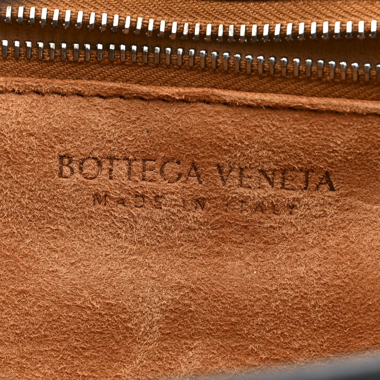 Grained Calfskin Mini Maxi Intrecciato Arco 33 Black