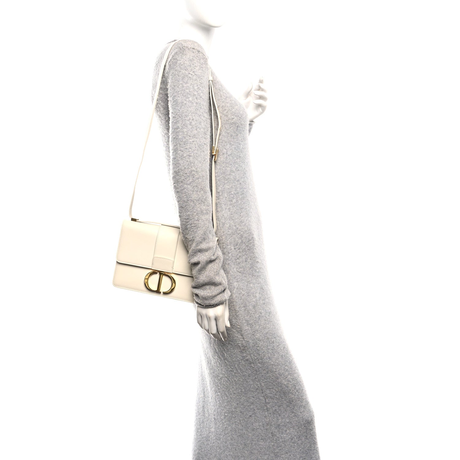 Box Calfskin 30 Montaigne Flap Bag Latte