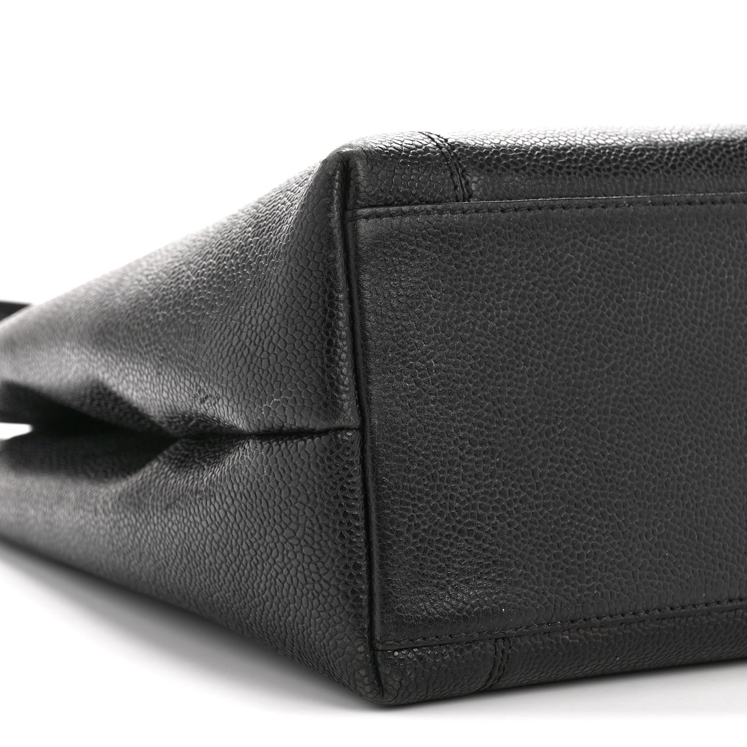 Caviar Shoulder Bag Black