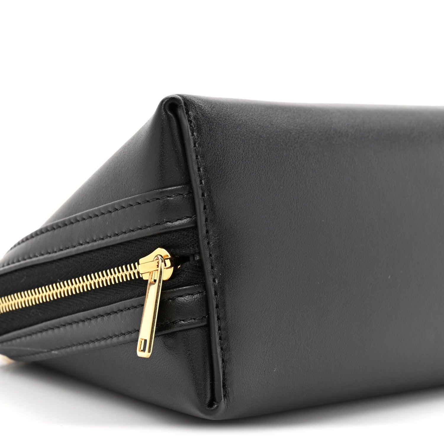 Smooth Calfskin Cuir Triomphe Clutch on Chain Black