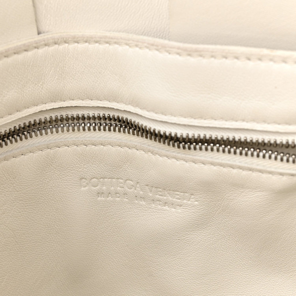 Lambskin Maxi Intrecciato Cassette Messenger Chalk