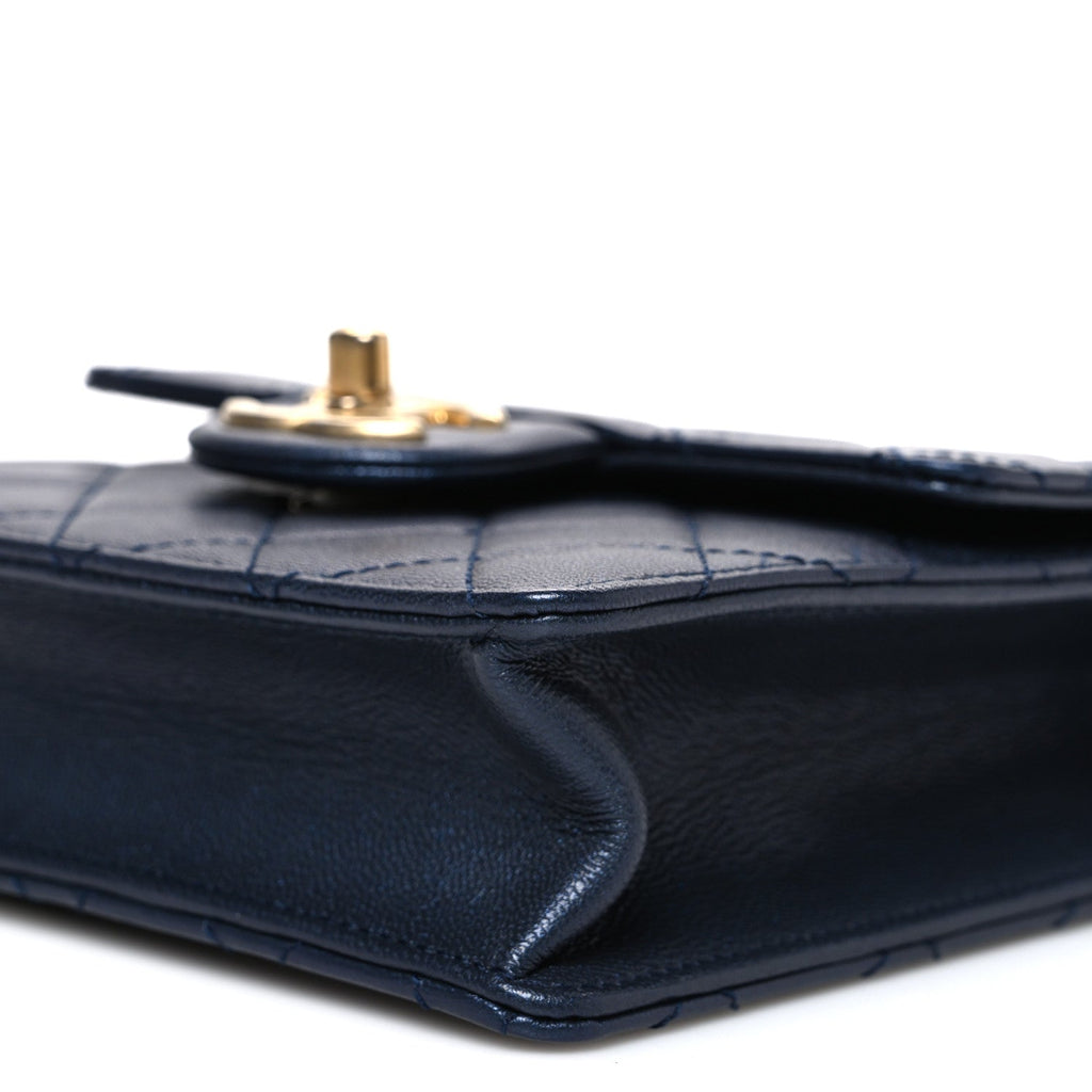 Iridescent Lambskin Quilted Chic Pearls Flap Navy Blue