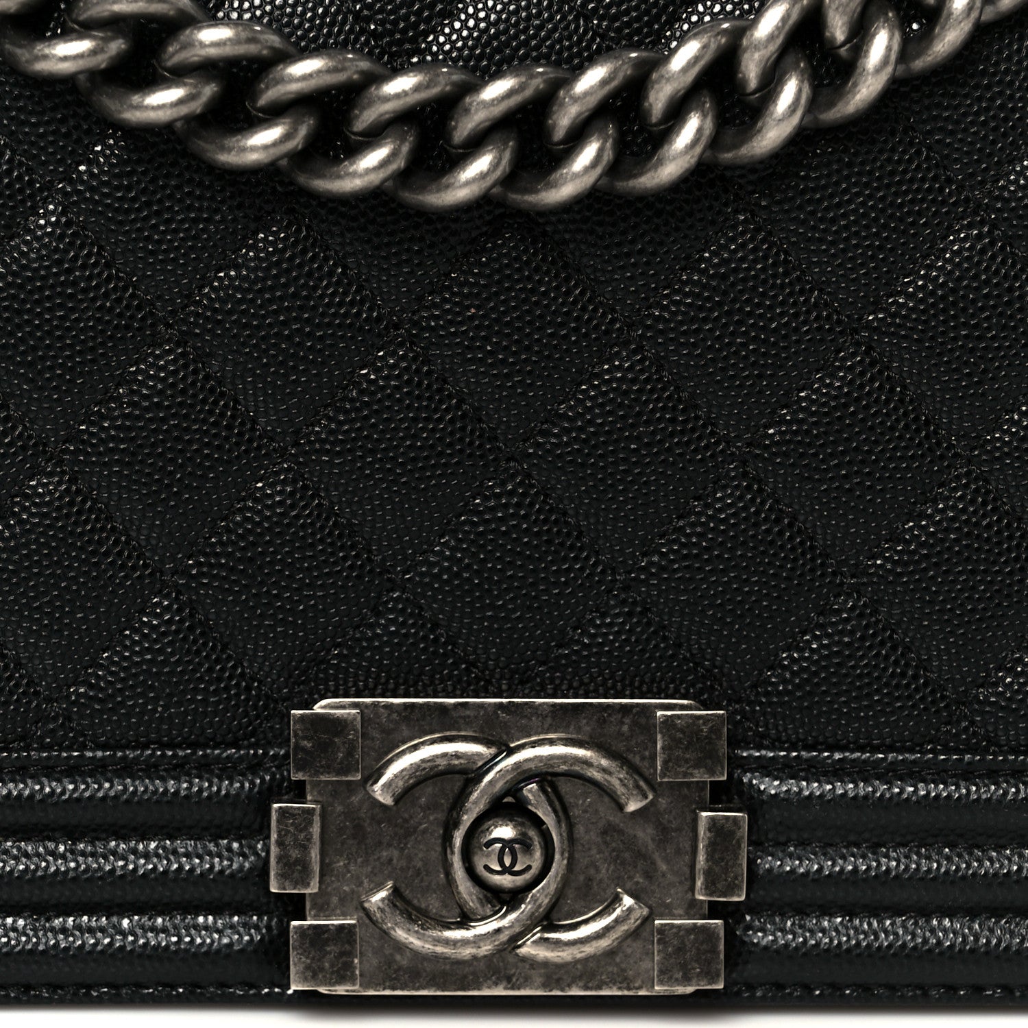 Caviar Quilted Medium Boy Flap Black