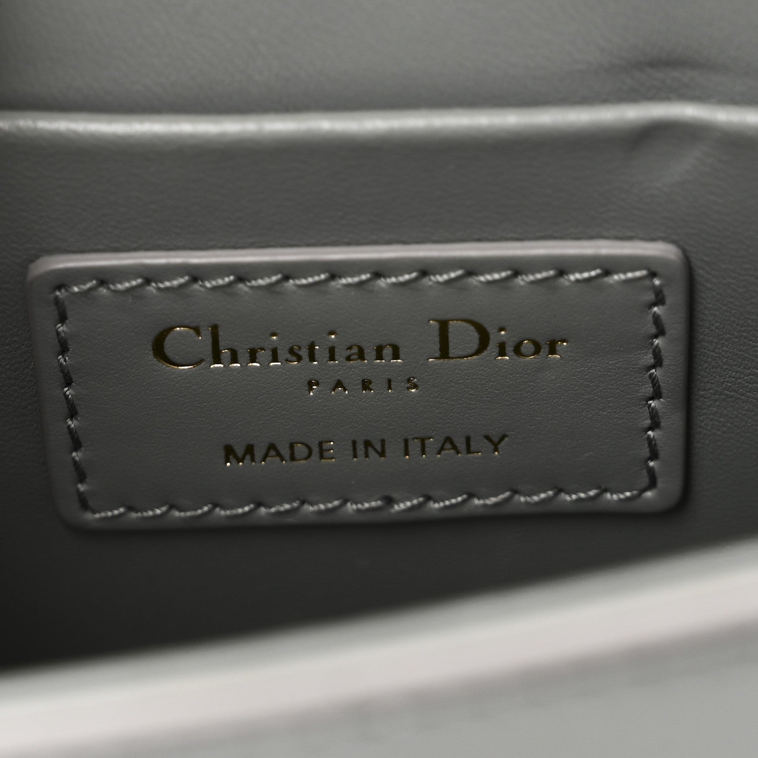 Box Calfskin 30 Montaigne Box Bag Gray