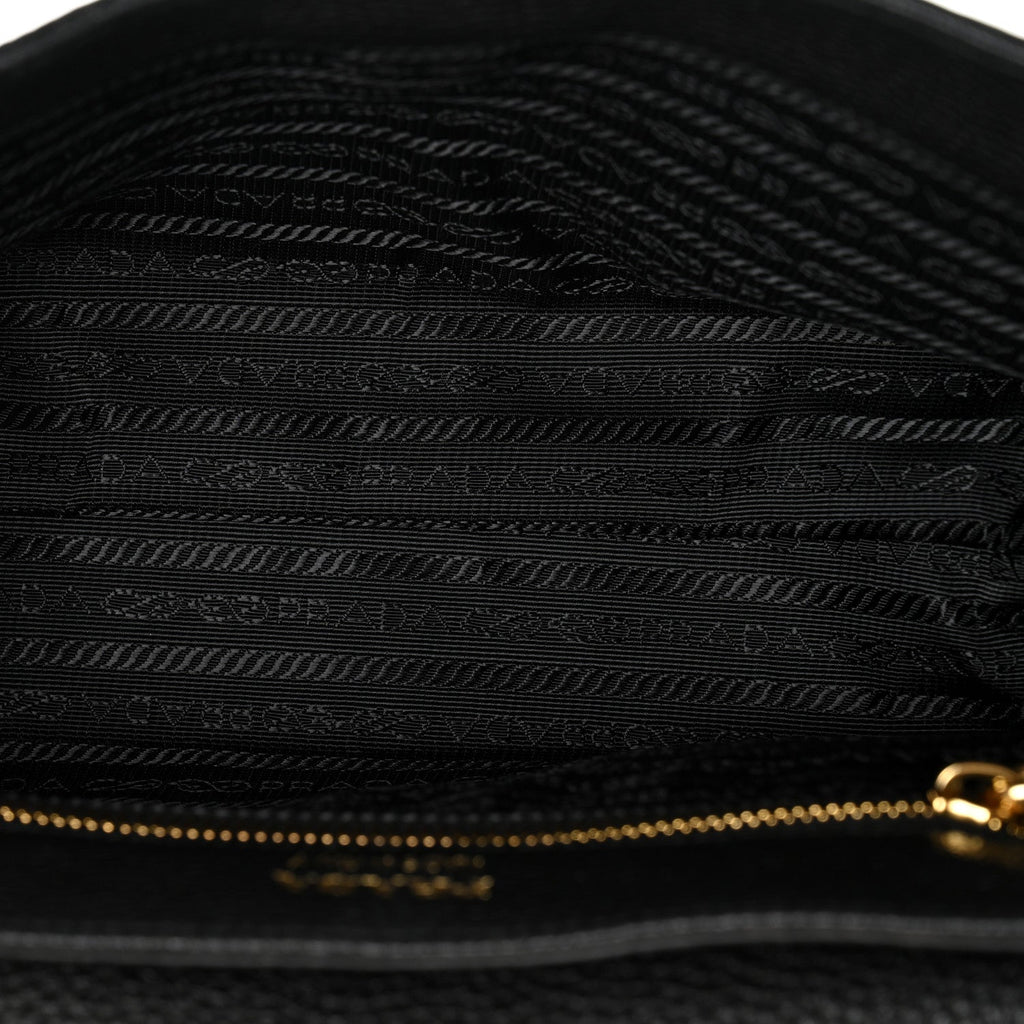 Vitello Daino Soft Flap Shoulder Bag Black