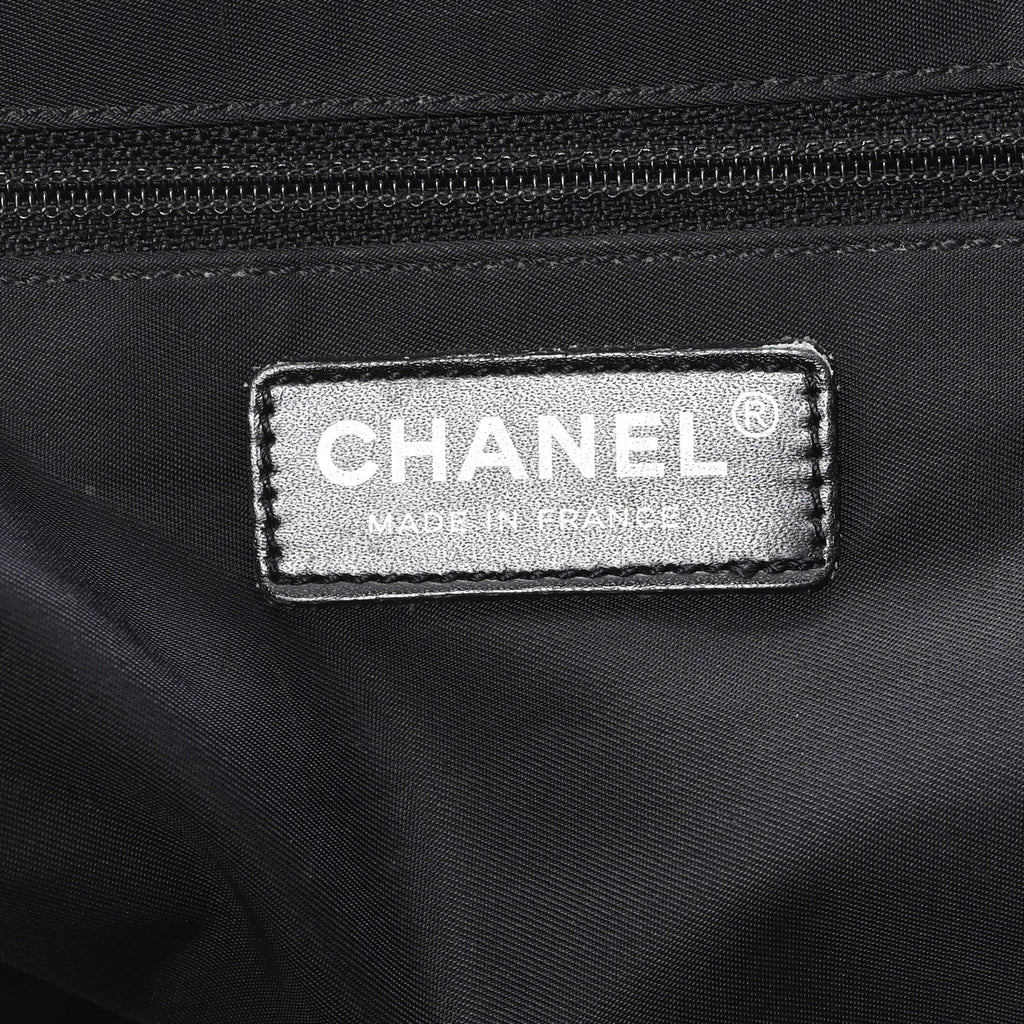 Nylon Medium Travel Tote Black