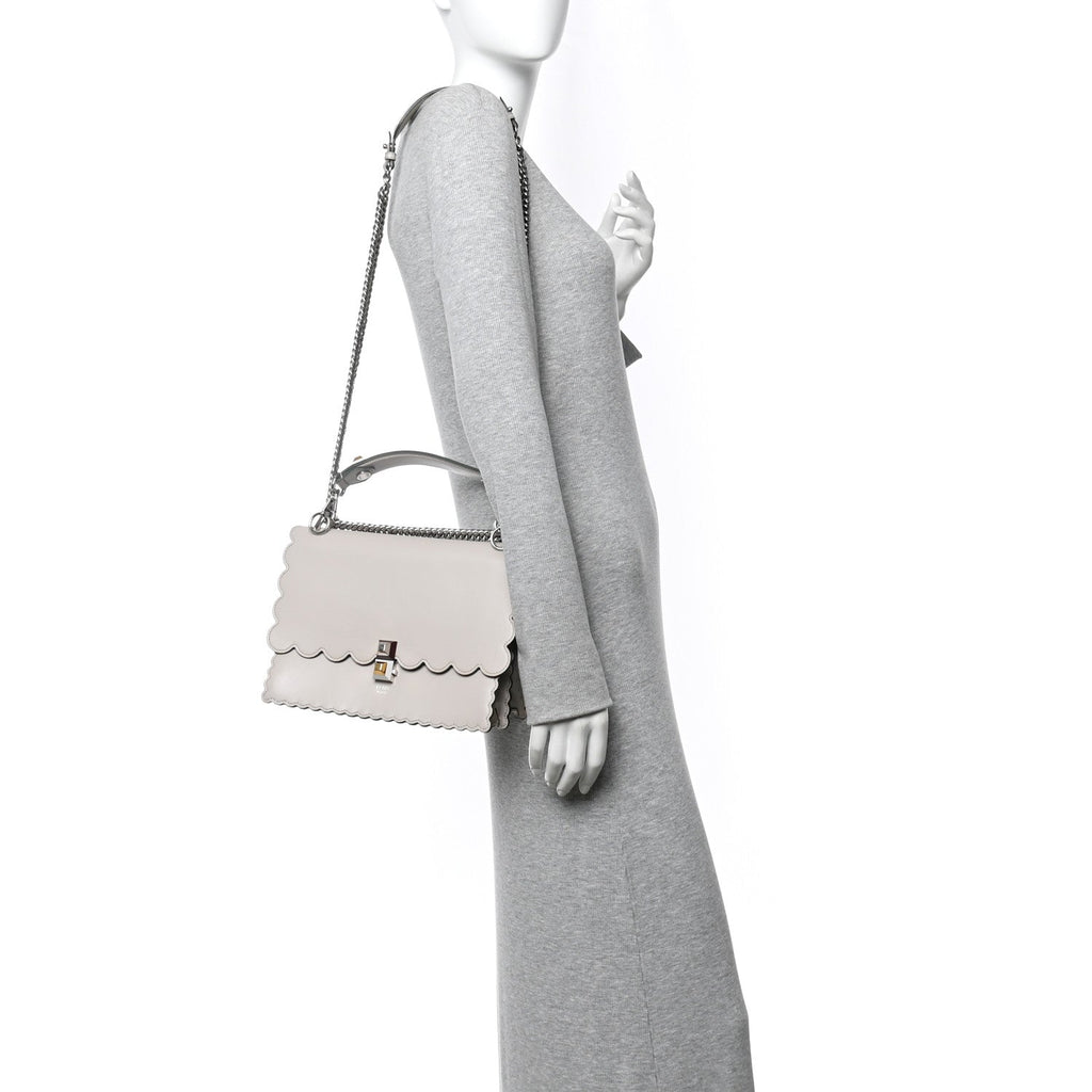Vitello Liberty Scalloped Studded Kan I Shoulder Bag Grigio Polvere