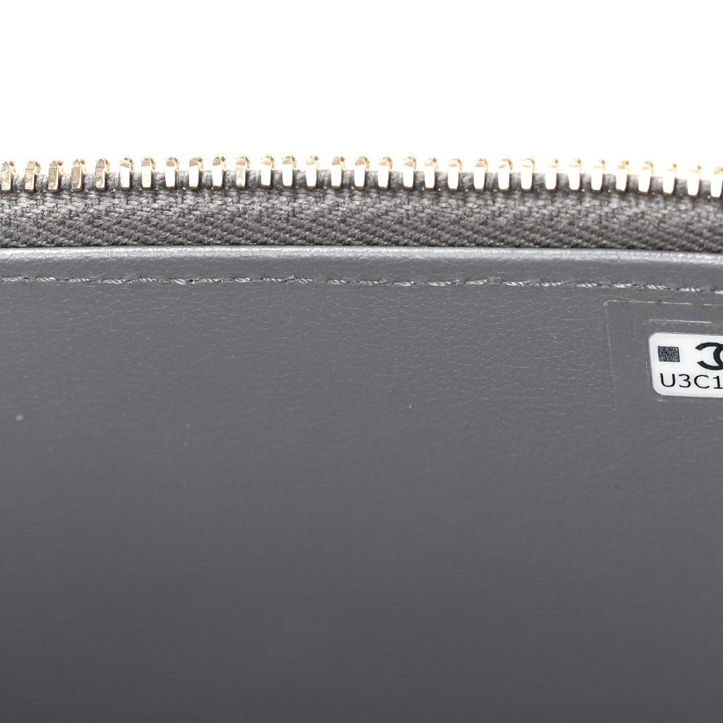 Patent Quilted Quilted Small Top Handle Vanity Case With Chain Grey