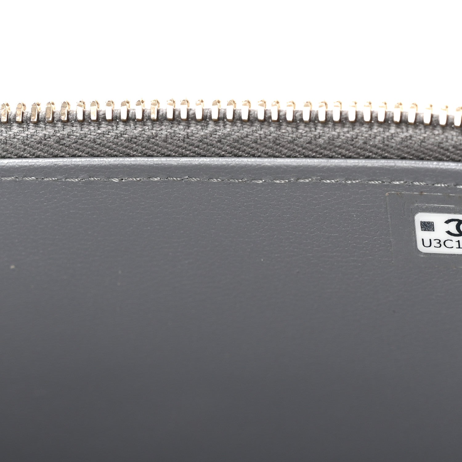 Patent Quilted Quilted Small Top Handle Vanity Case With Chain Grey