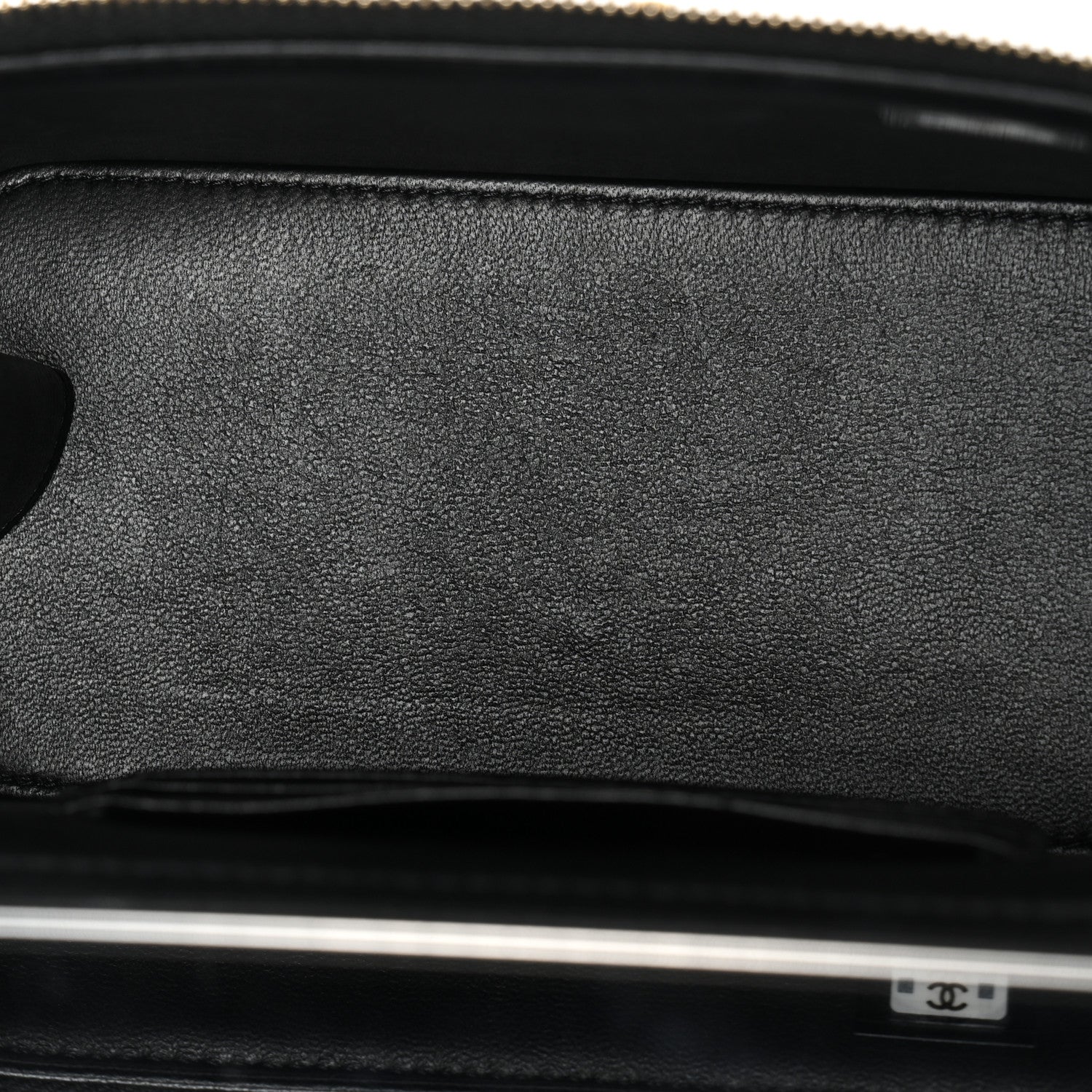 Caviar Quilted Sweetheart Vanity Case Black