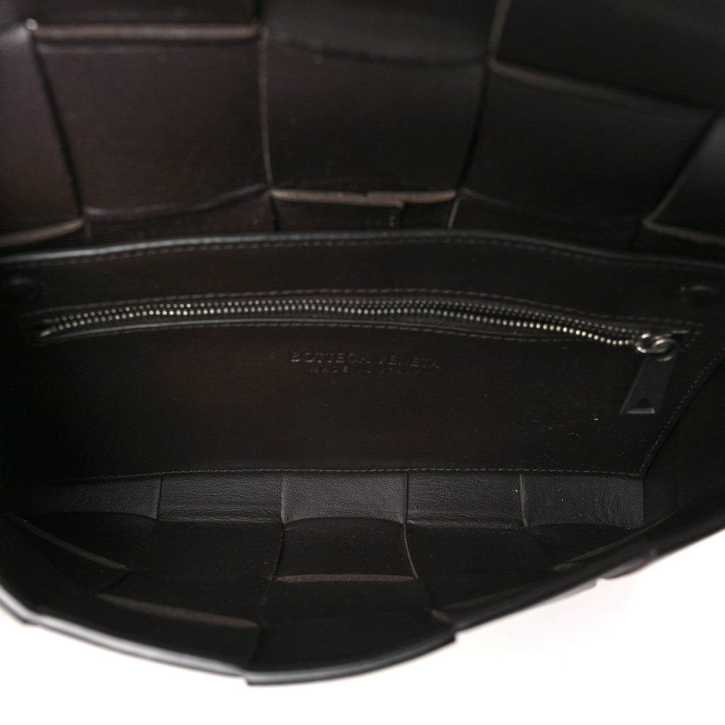 Calfskin Maxi Intrecciato Versatile Cassette Bag Brown