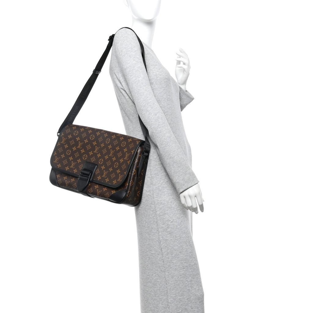 Monogram Macassar Archy Messenger GM