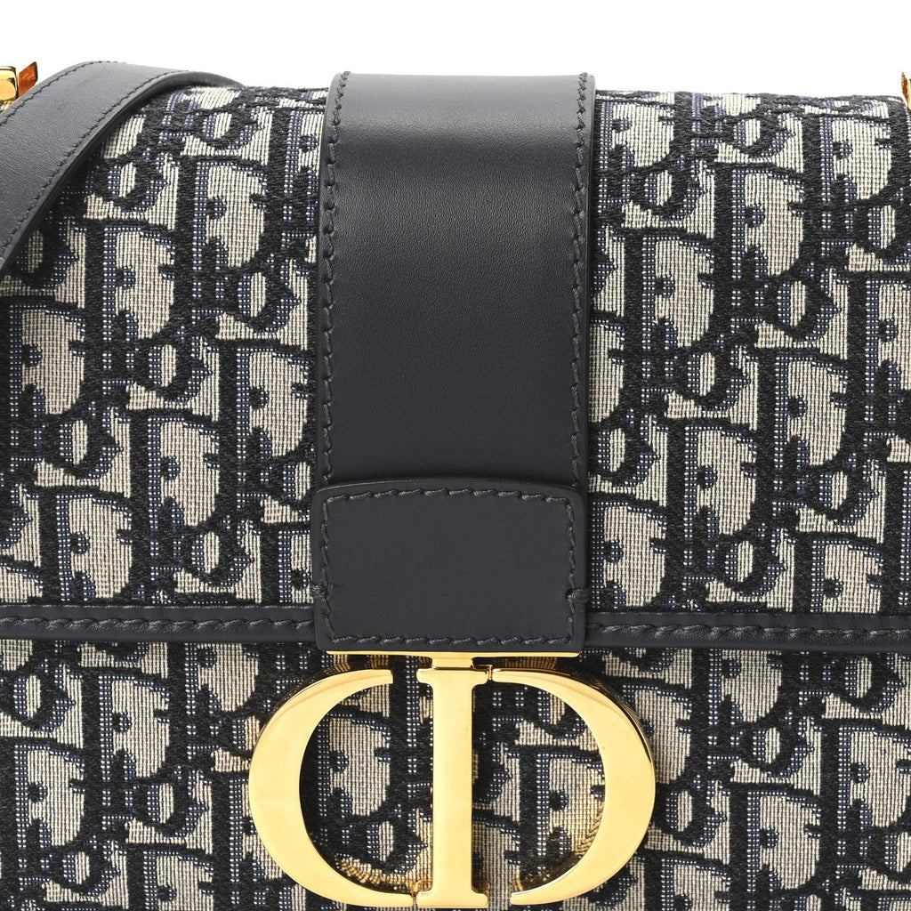Oblique 30 Montaigne Flap Bag Blue