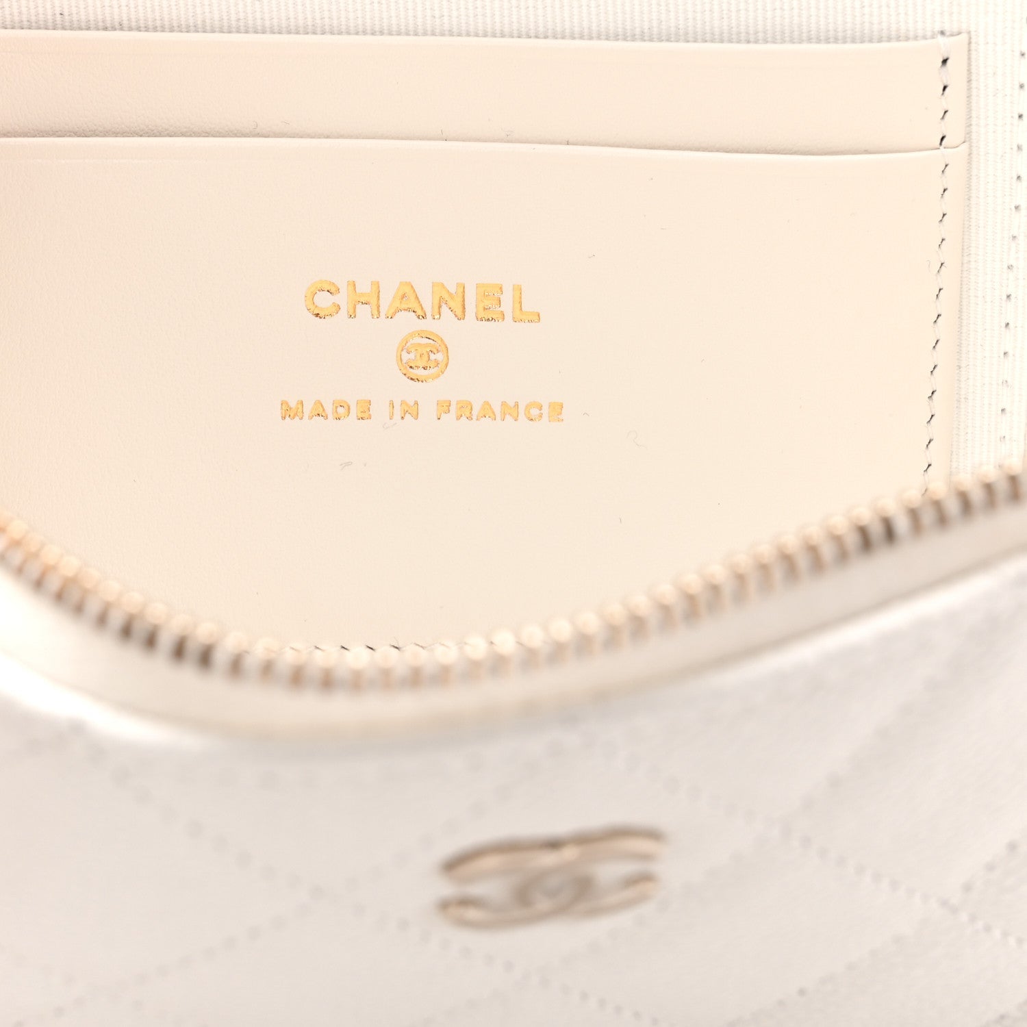 Caviar Quilted Top Handle Slim Vanity With Chain White